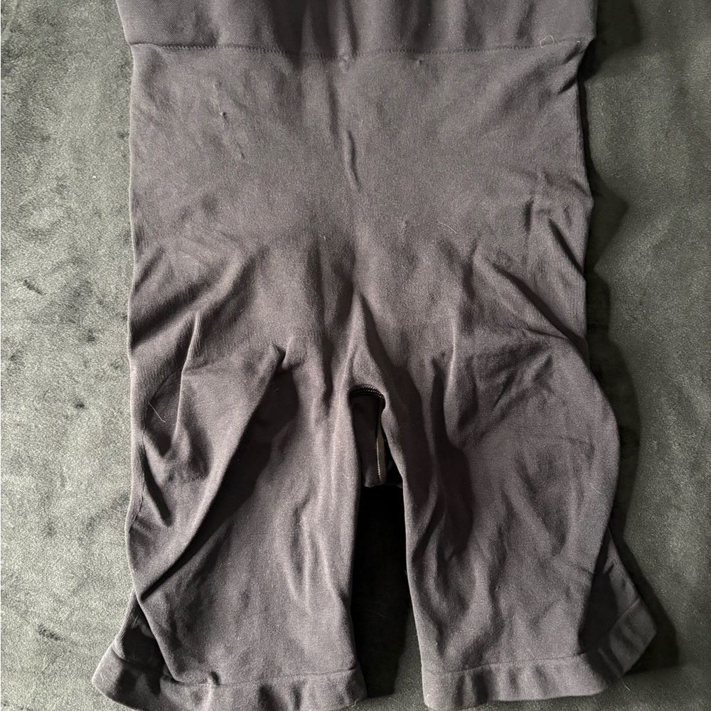 SEAMLESS SCULPT MID THIGH SHORT